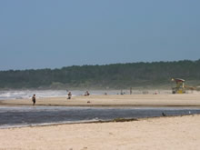 playa de la coronilla en temporada alta