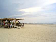 parador en la playa de la paloma