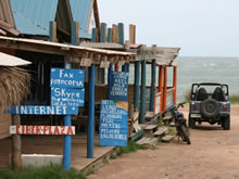 foto de comercios en punta del diablo